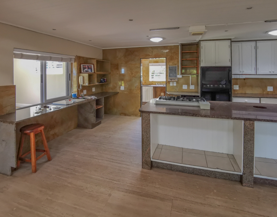 6 Bedroom Property for Sale in San Michel Western Cape